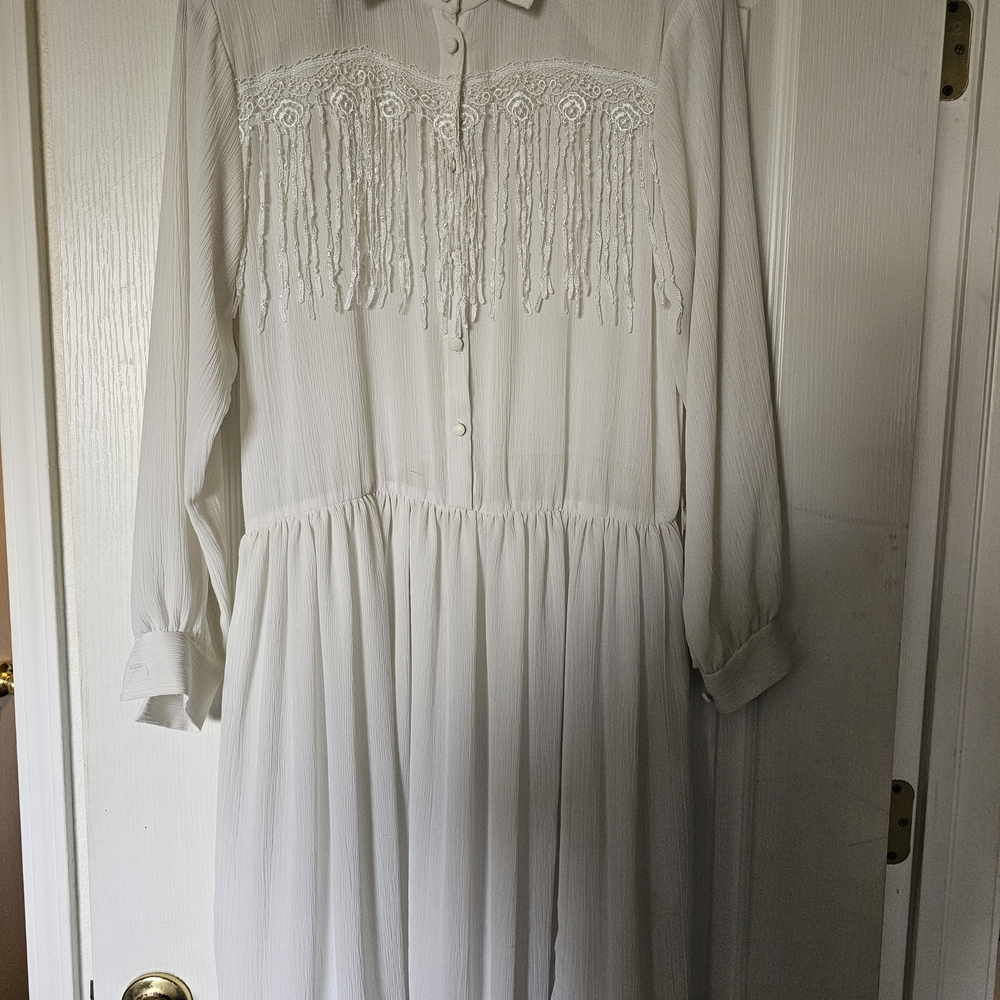 Elegant White Long-Sleeve Dress